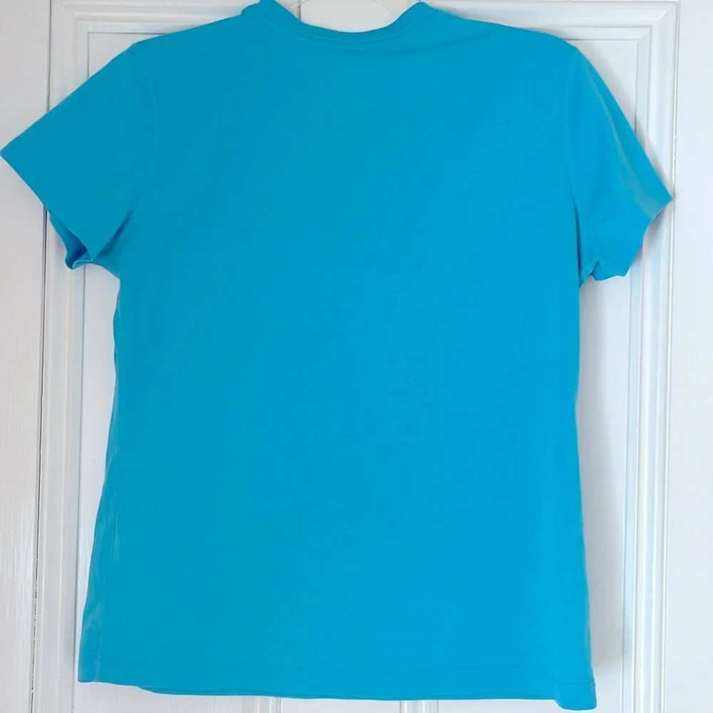 Nike dri fit v-neck t-shirt  girls XL